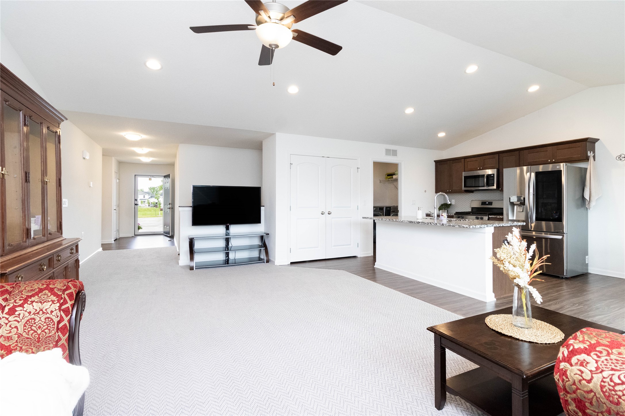 2357 Shadow Creek Circle, Des Moines, Iowa image 5
