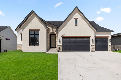 Homes For Sale - 1410 NW Alderleaf Drive<br/> Dallas County, Waukee, IA 50263