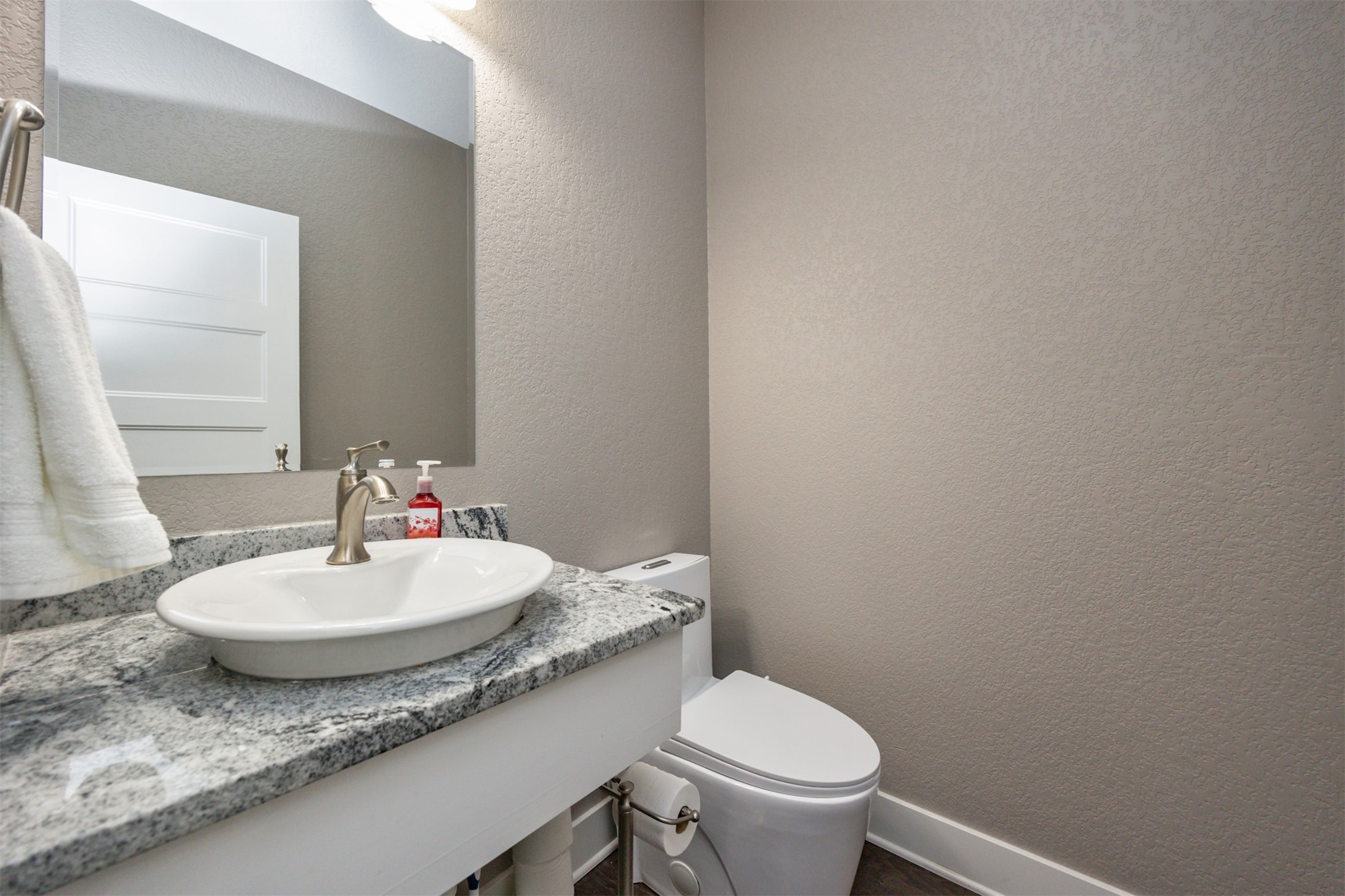 9625 Brightwater Drive, Johnston, Iowa image 17
