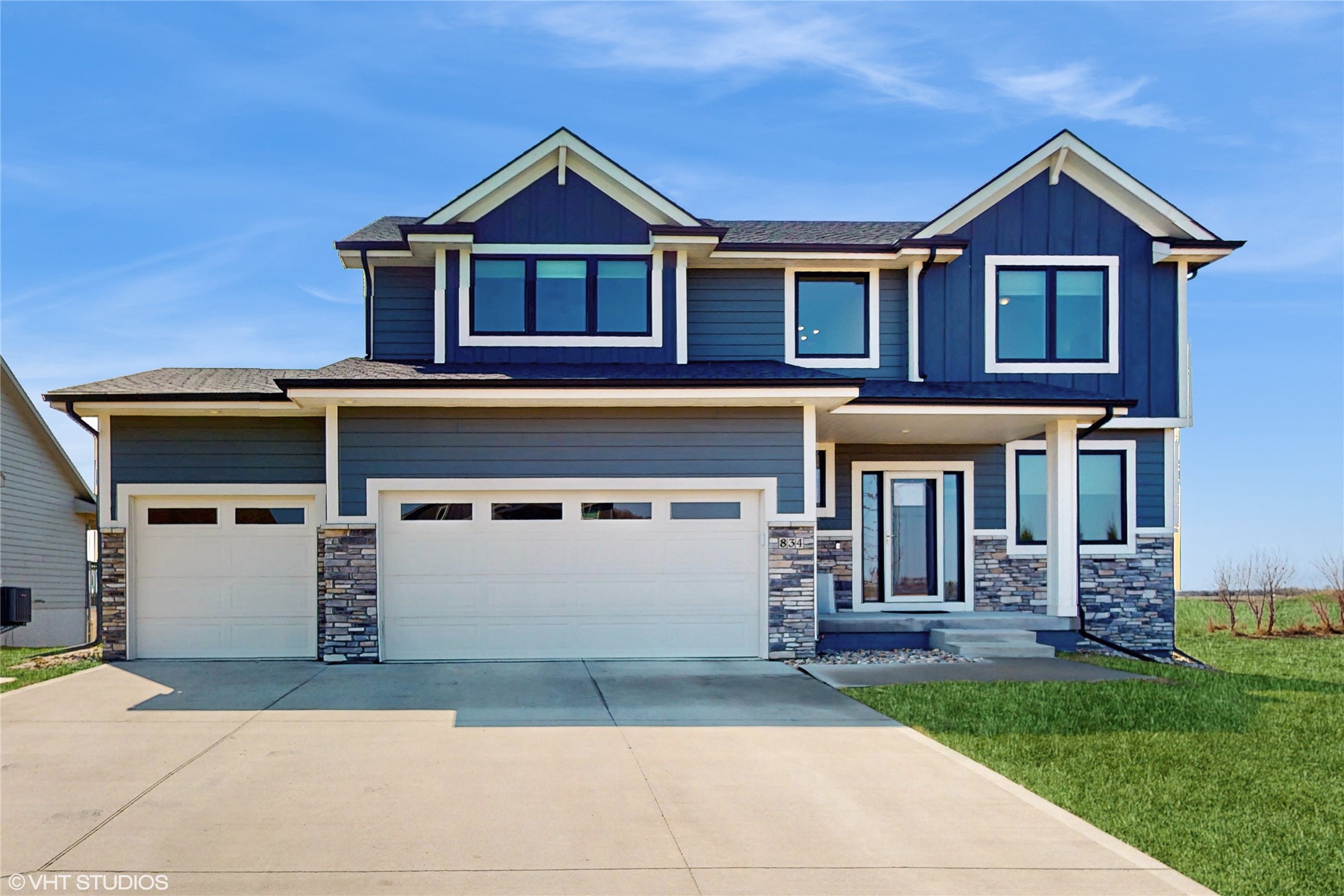 834 Kendall Drive, Altoona, Iowa image 2