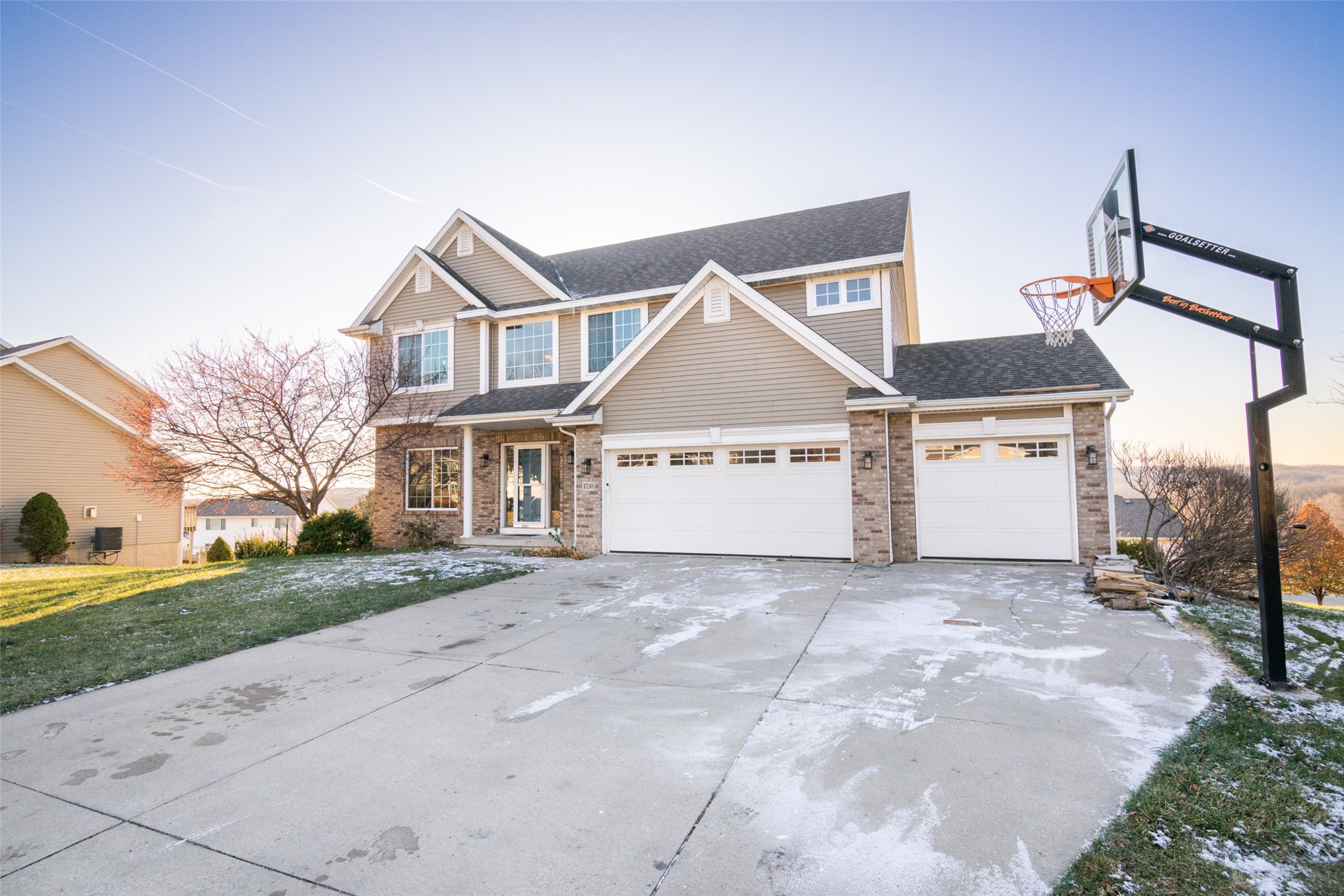 1750 Rolling Meadows Drive, Pleasant Hill, Iowa image 1