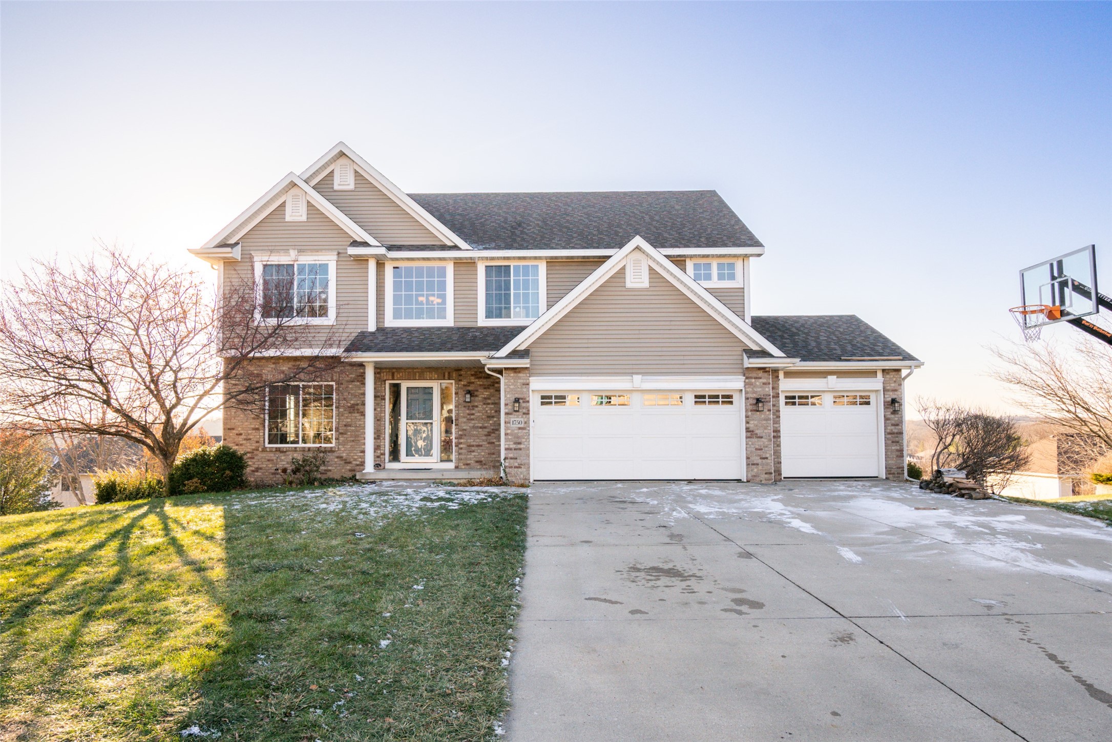 1750 Rolling Meadows Drive, Pleasant Hill, Iowa image 2