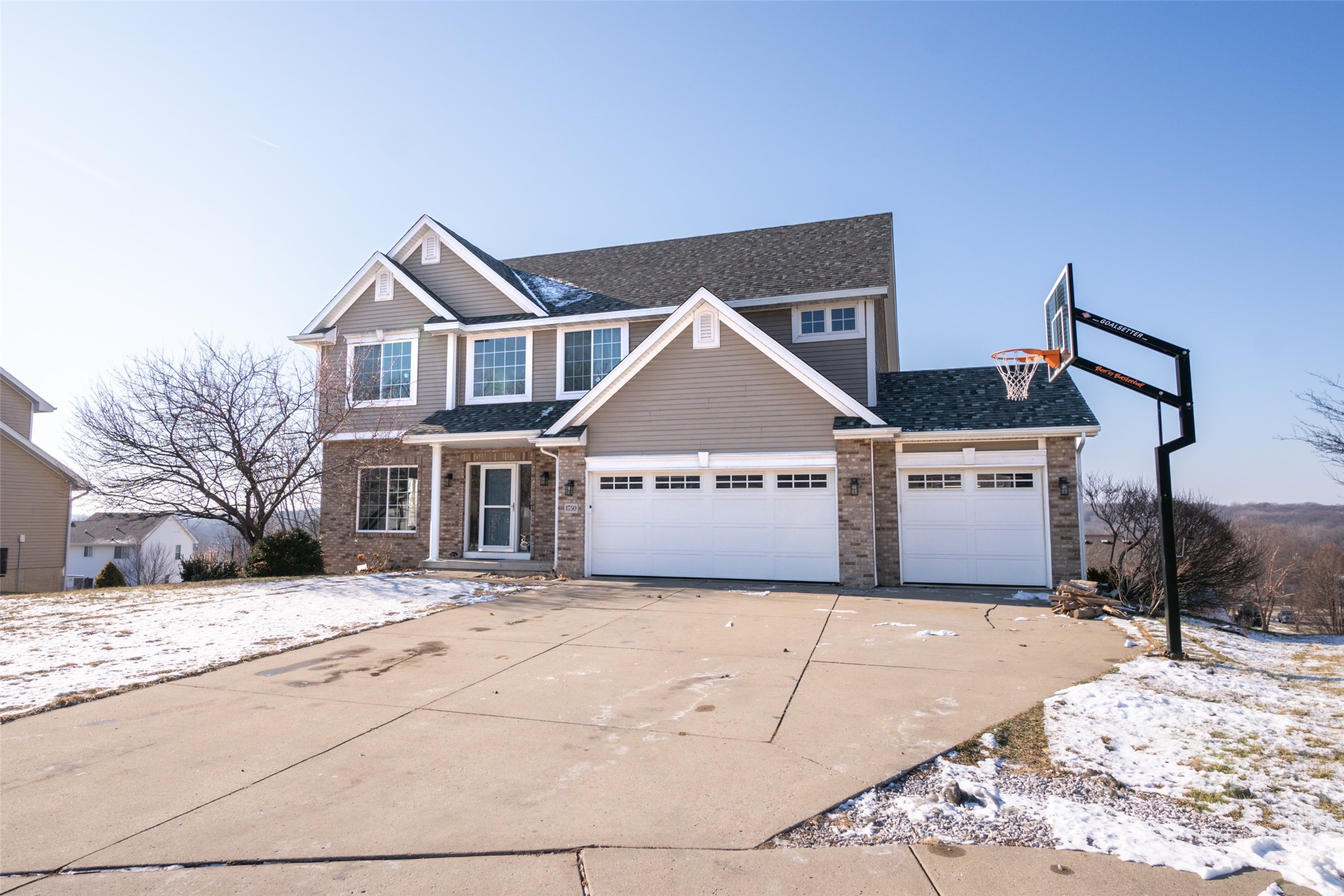 1750 Rolling Meadows Drive, Pleasant Hill, Iowa image 2