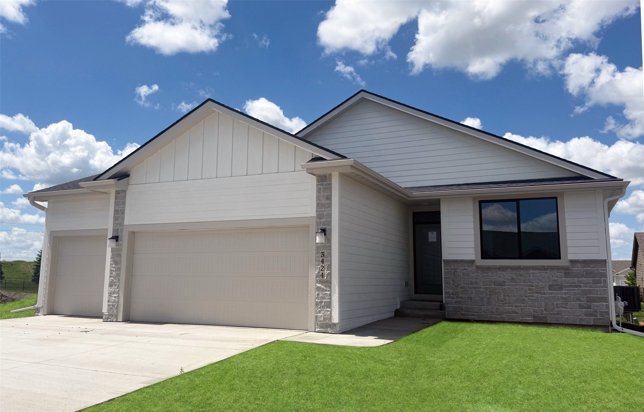 3424 5th Avenue, Altoona, Iowa image 1