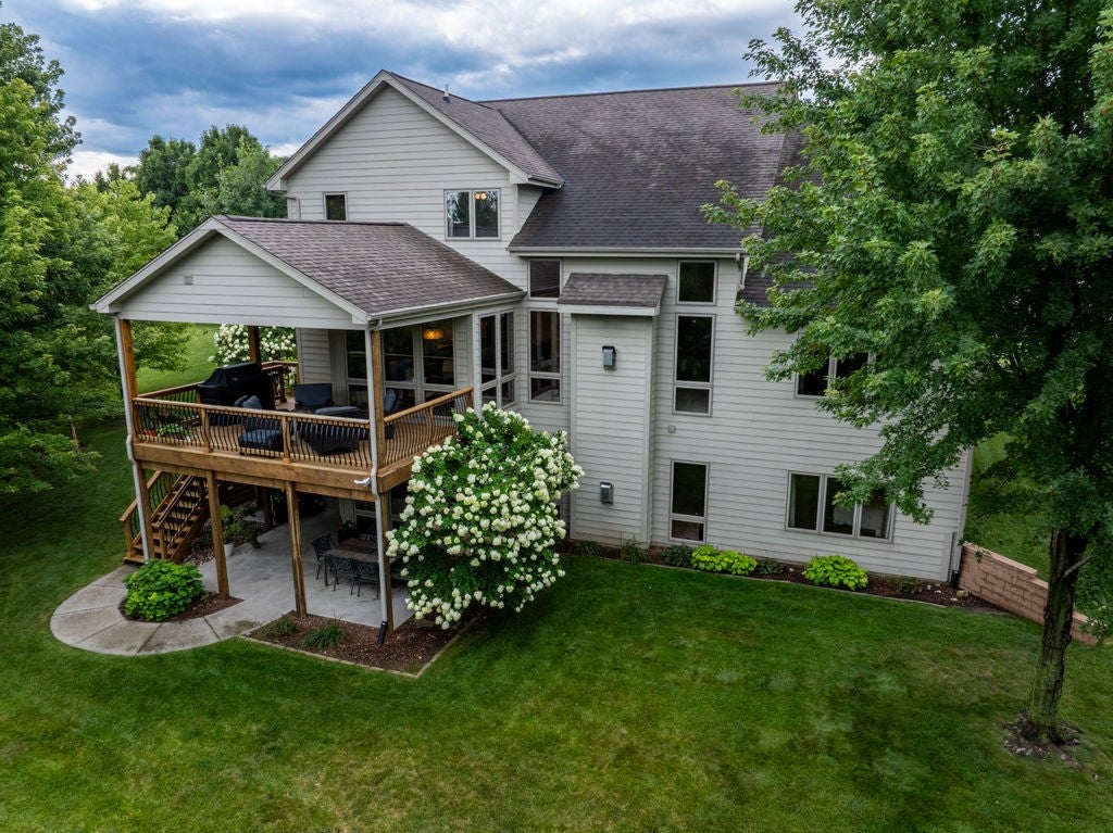 15301 Maple Drive