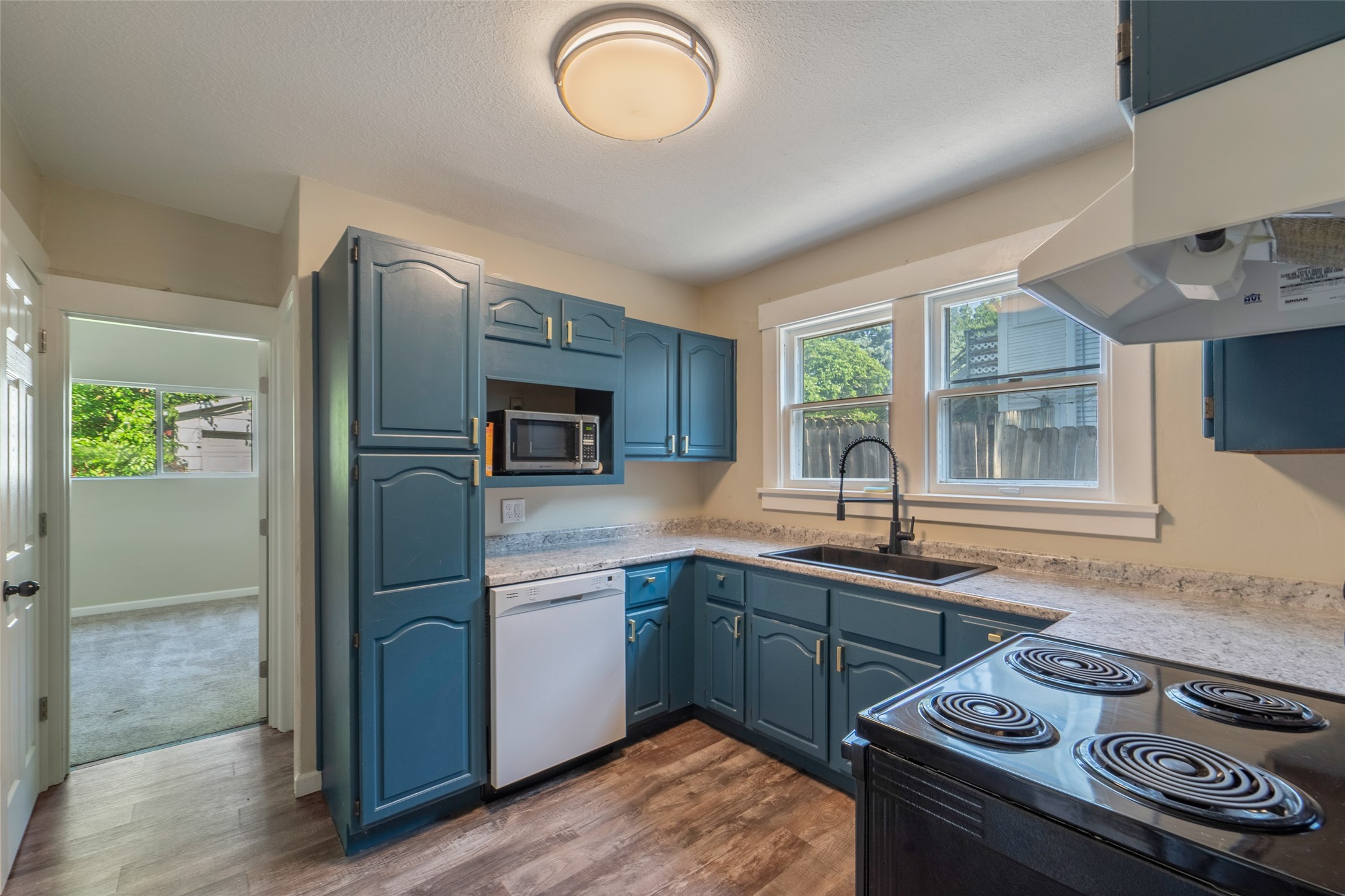 2336 E 13th Street, Des Moines, Iowa image 11