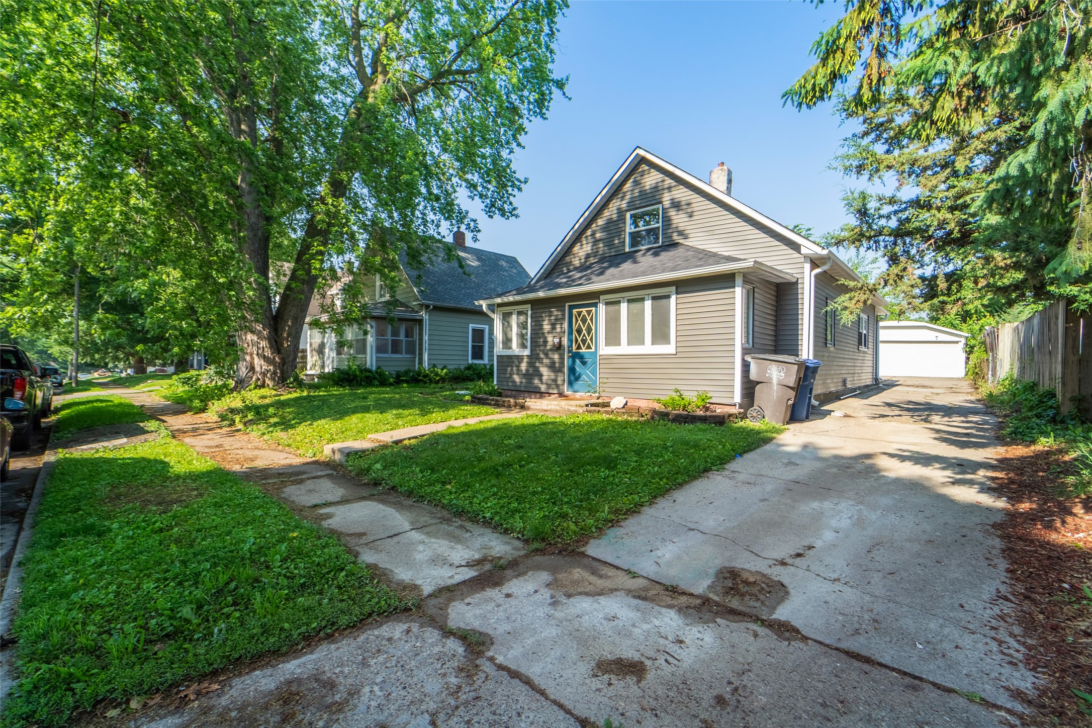 2336 E 13th Street, Des Moines, Iowa image 1