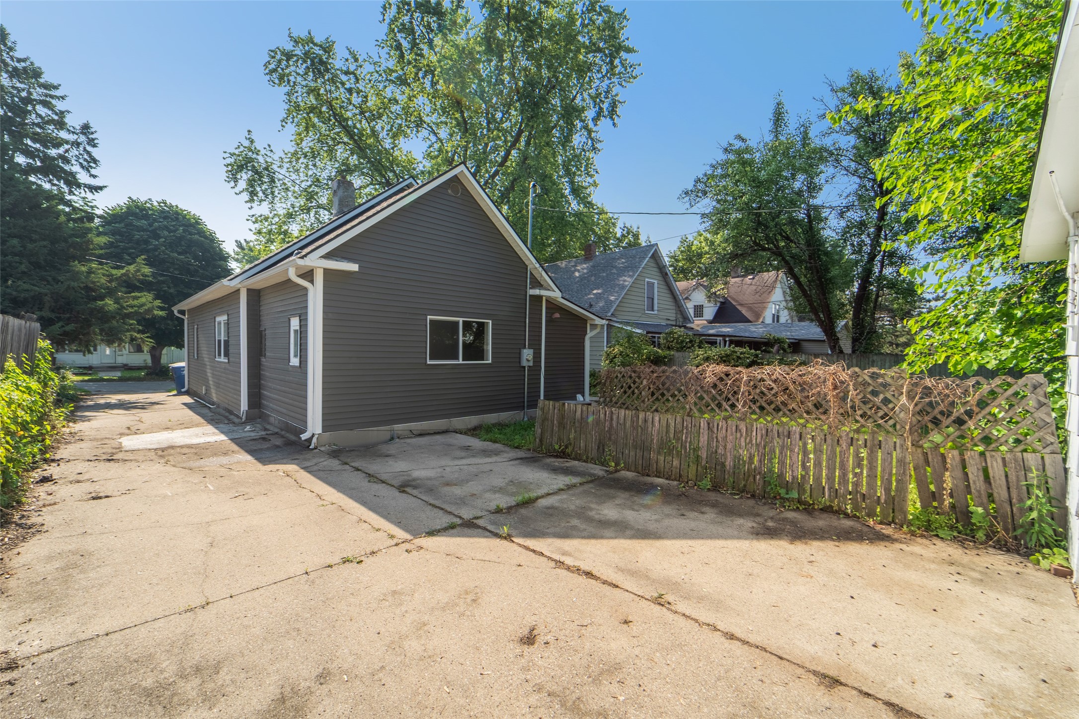 2336 E 13th Street, Des Moines, Iowa image 30