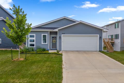 Homes For Sale - 16660 Mill Pond Drive<br/> Dallas County, Urbandale, IA 50323