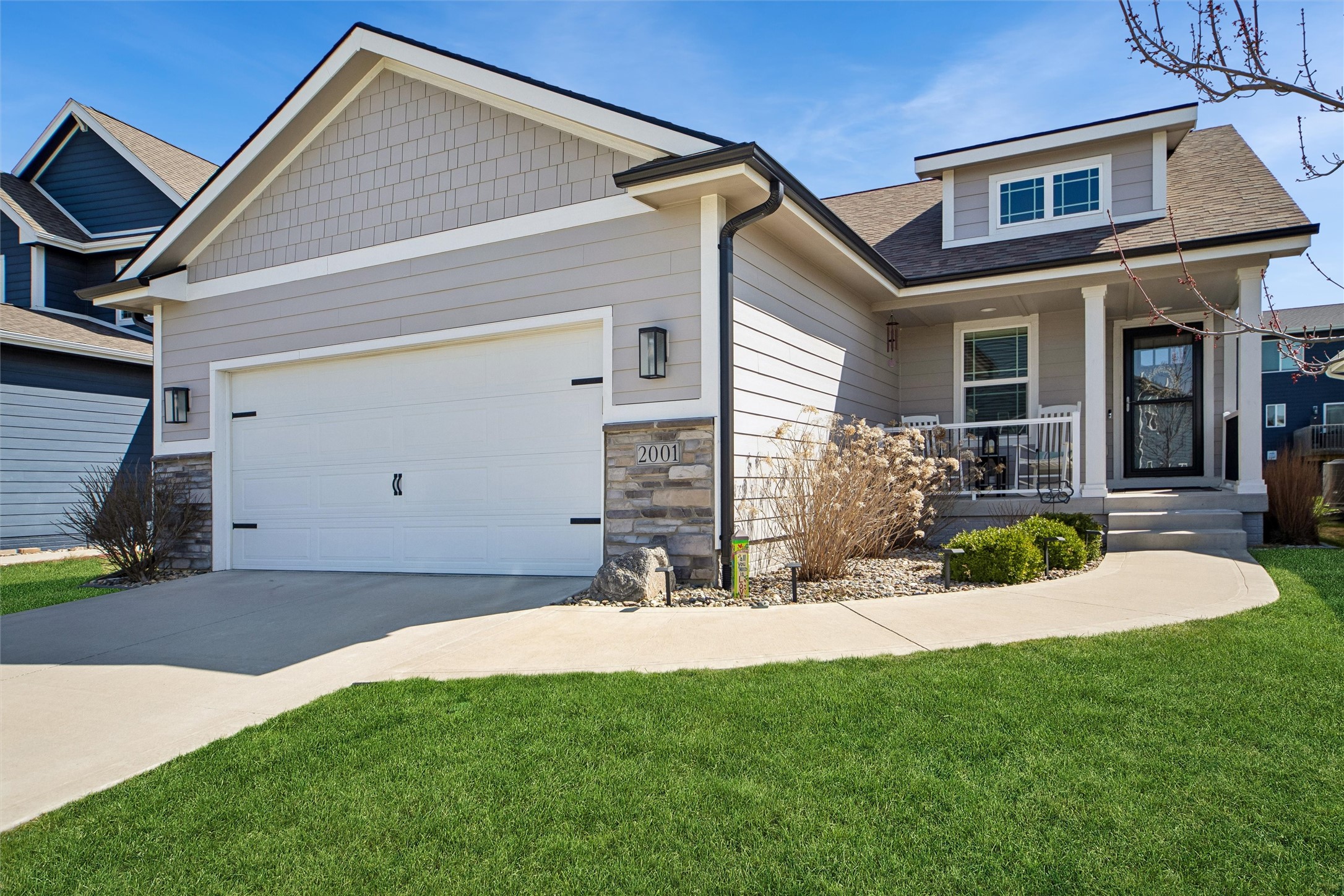 2001 NE Cypress Circle