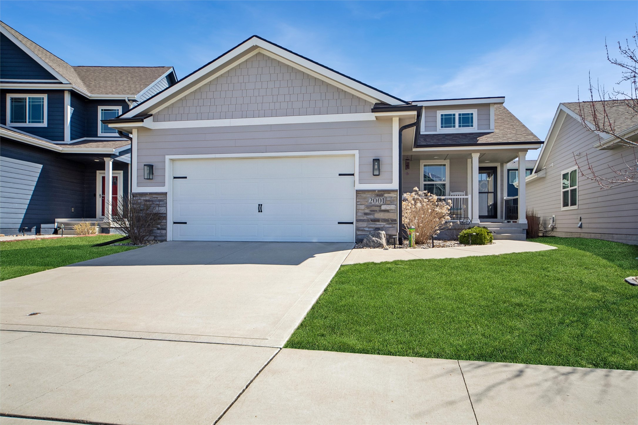 2001 NE Cypress Circle