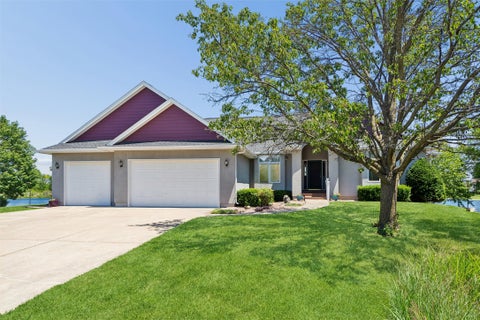 Homes For Sale - 810 NE Vail Court<br/> Ankeny, IA 50021