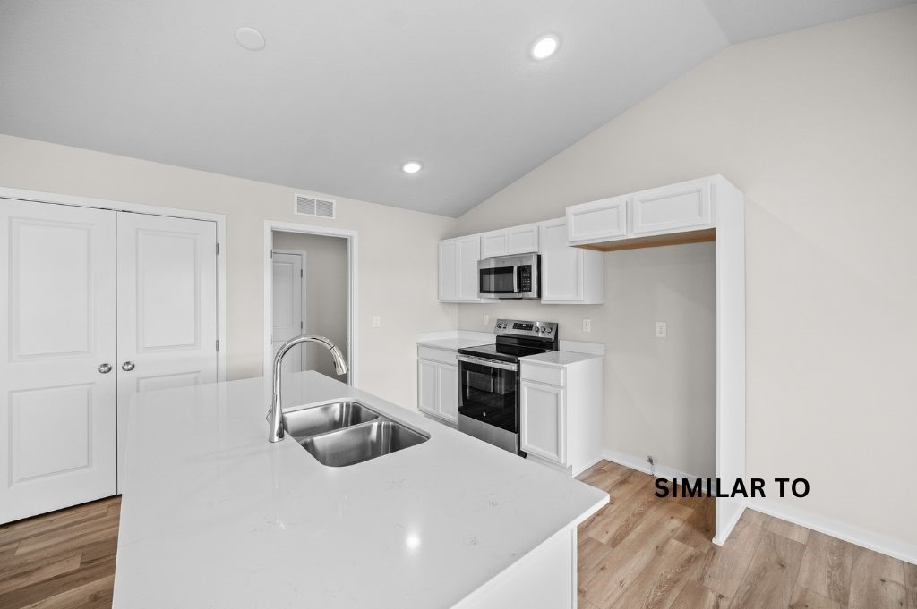 4404 Honey Bee Ridge, Des Moines, Iowa image 17