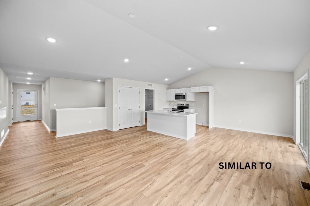 4404 Honey Bee Ridge, Des Moines, Iowa image 11