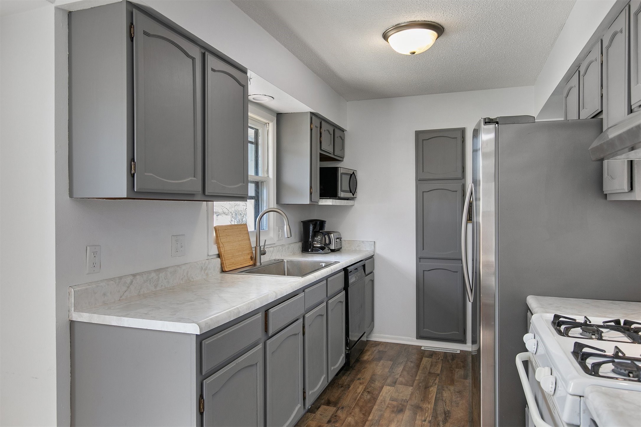 846 E Broad Street, Des Moines, Iowa image 3