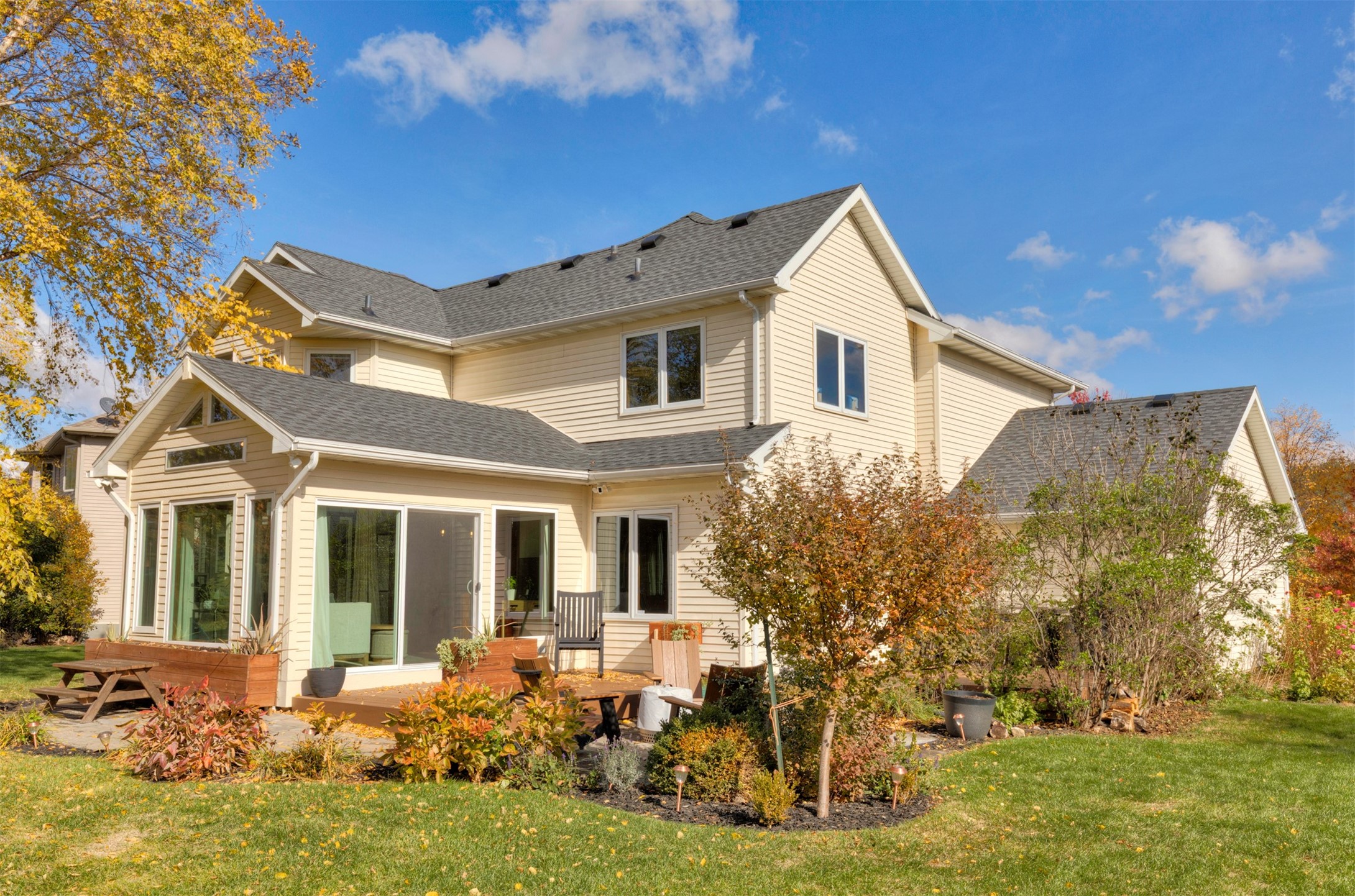 614 NW Boulder Brook Drive