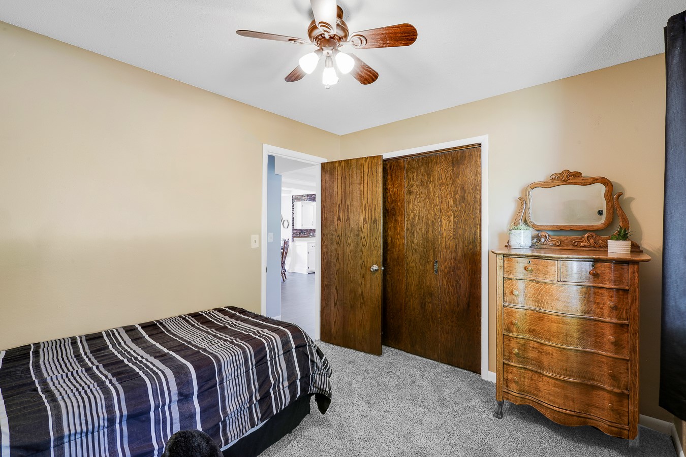 902 Jefferson Street, Pella, Iowa image 12