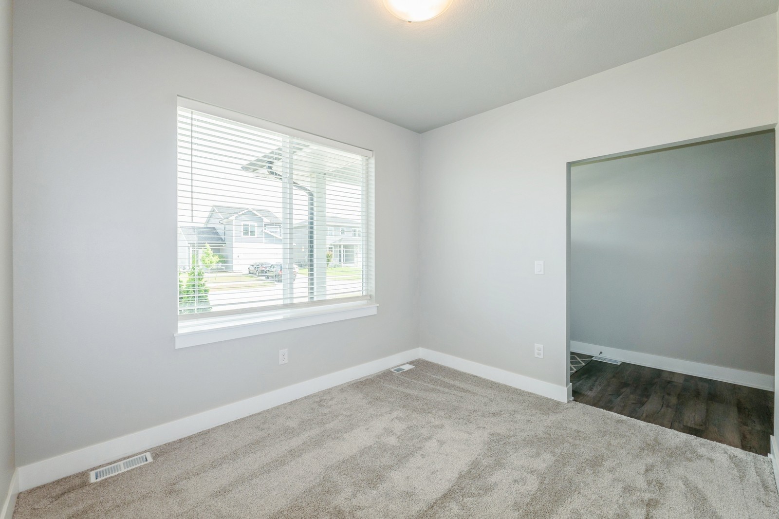 670 SE Drumlin Drive, Waukee, Iowa image 8