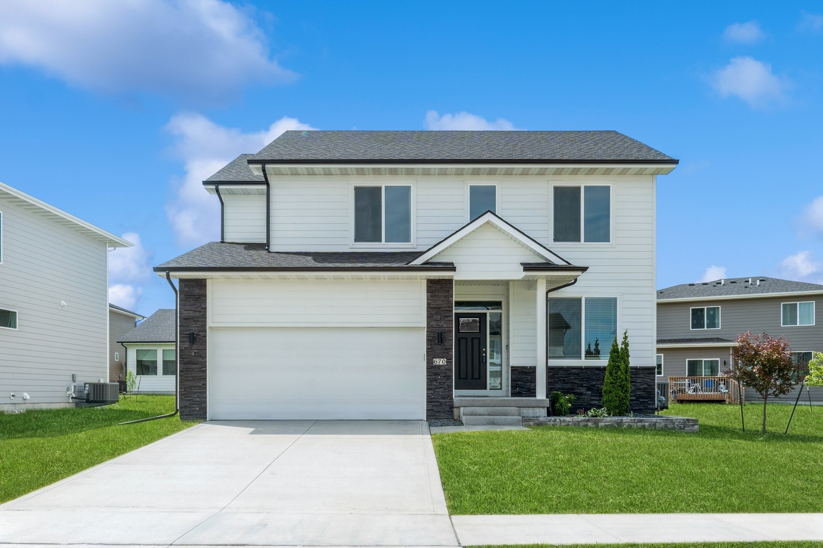 670 SE Drumlin Drive, Waukee, Iowa image 1
