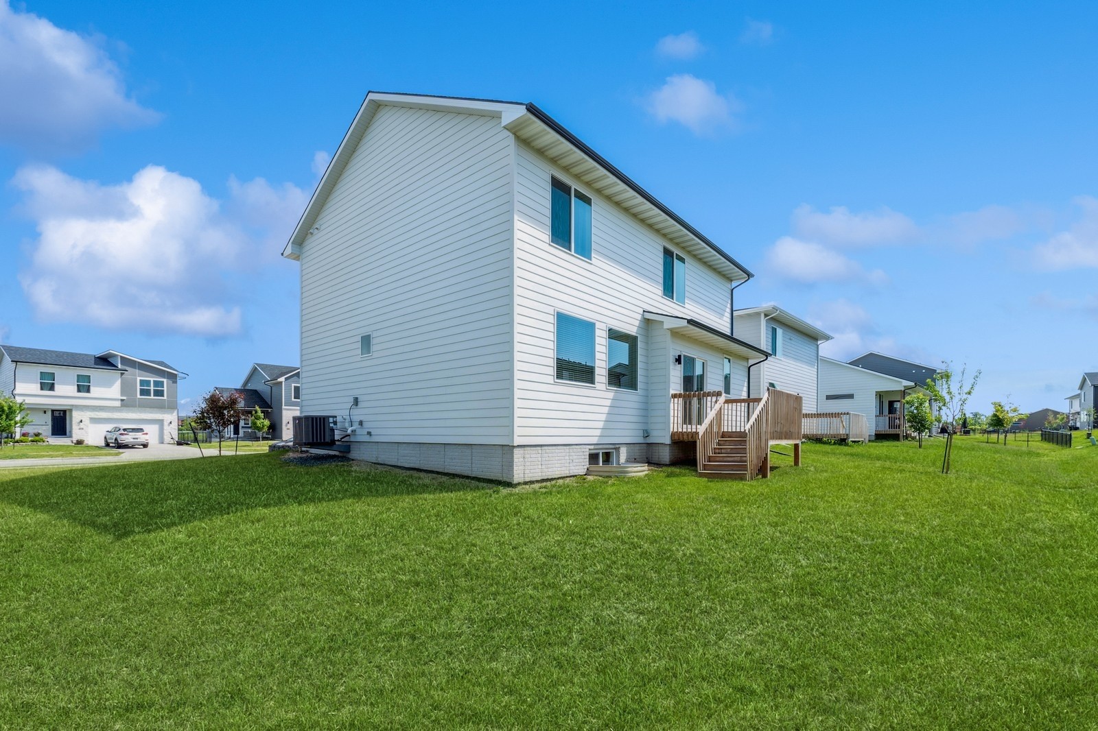 670 SE Drumlin Drive, Waukee, Iowa image 2