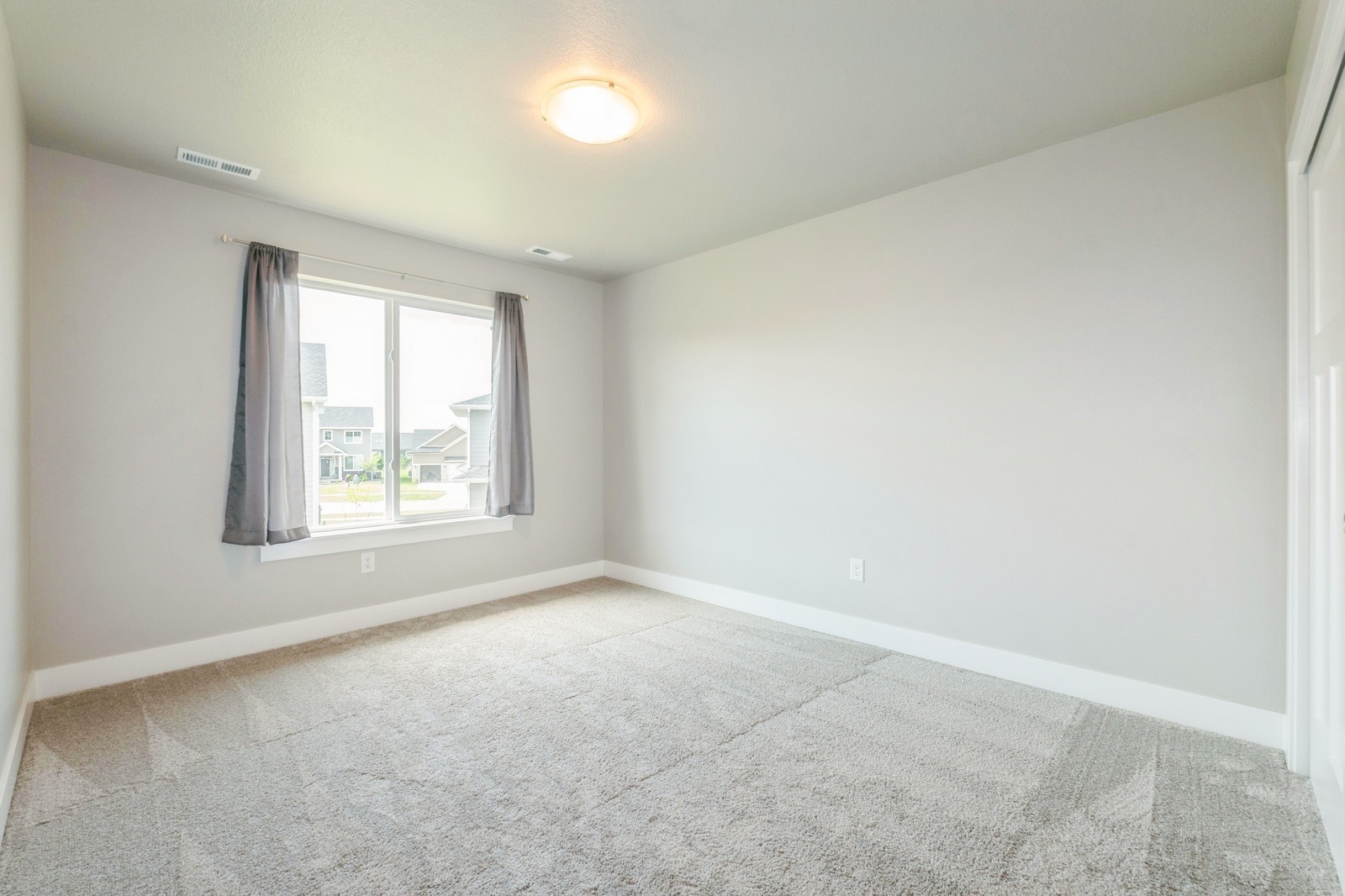 670 SE Drumlin Drive, Waukee, Iowa image 29
