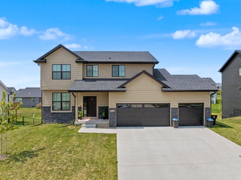 Homes For Sale - 2540 SE Kettleridge Lane<br/> Waukee, IA 50263