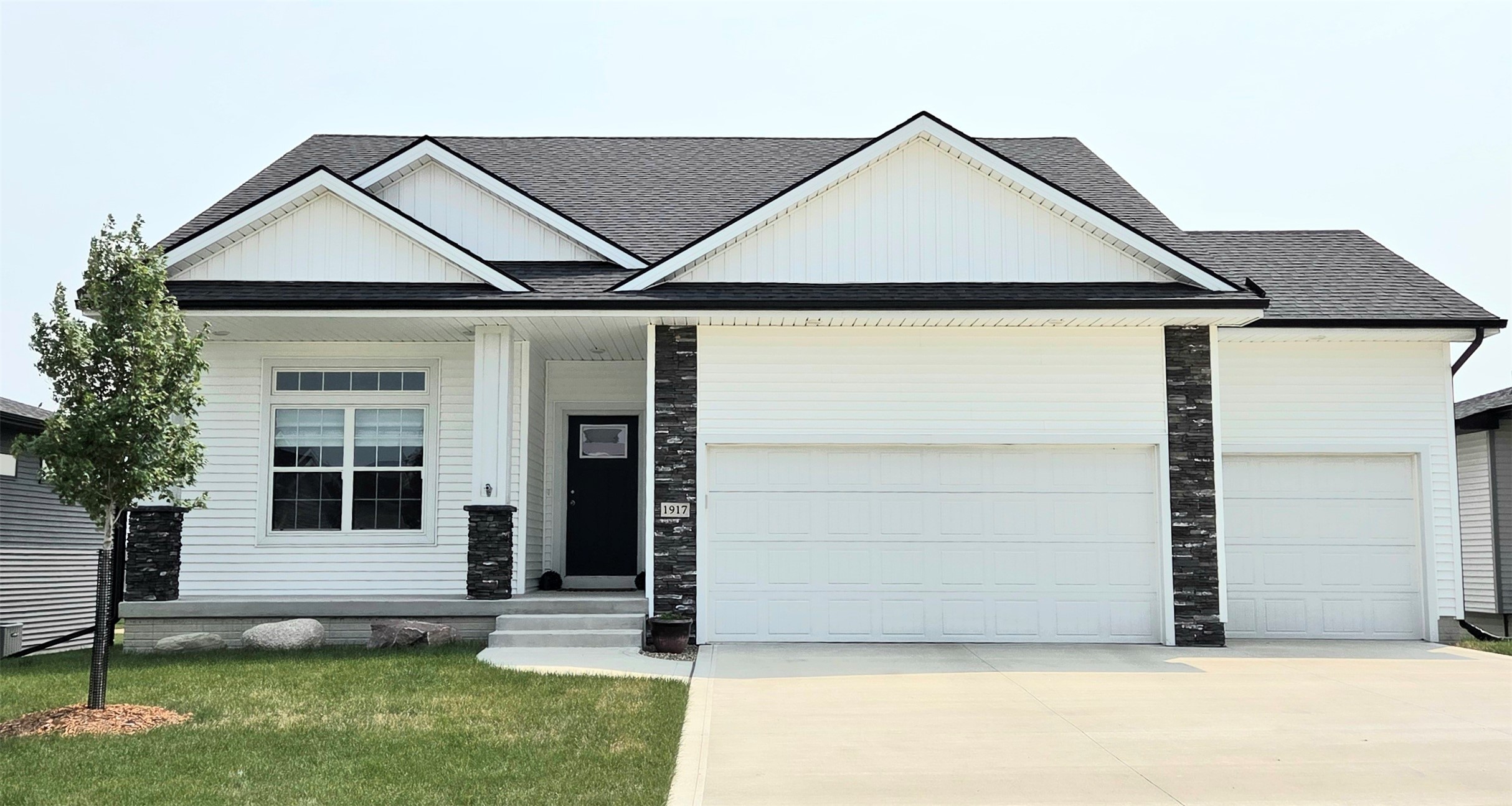 1917 Southbridge Drive, Adel, Iowa image 2