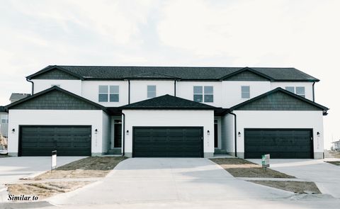 1330, 1336, 1342, 1348 E 28th Street Norwalk IA 50211