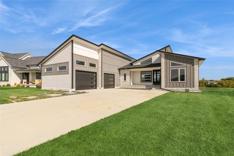 16210 Walnut Meadows Court Urbandale IA 50323