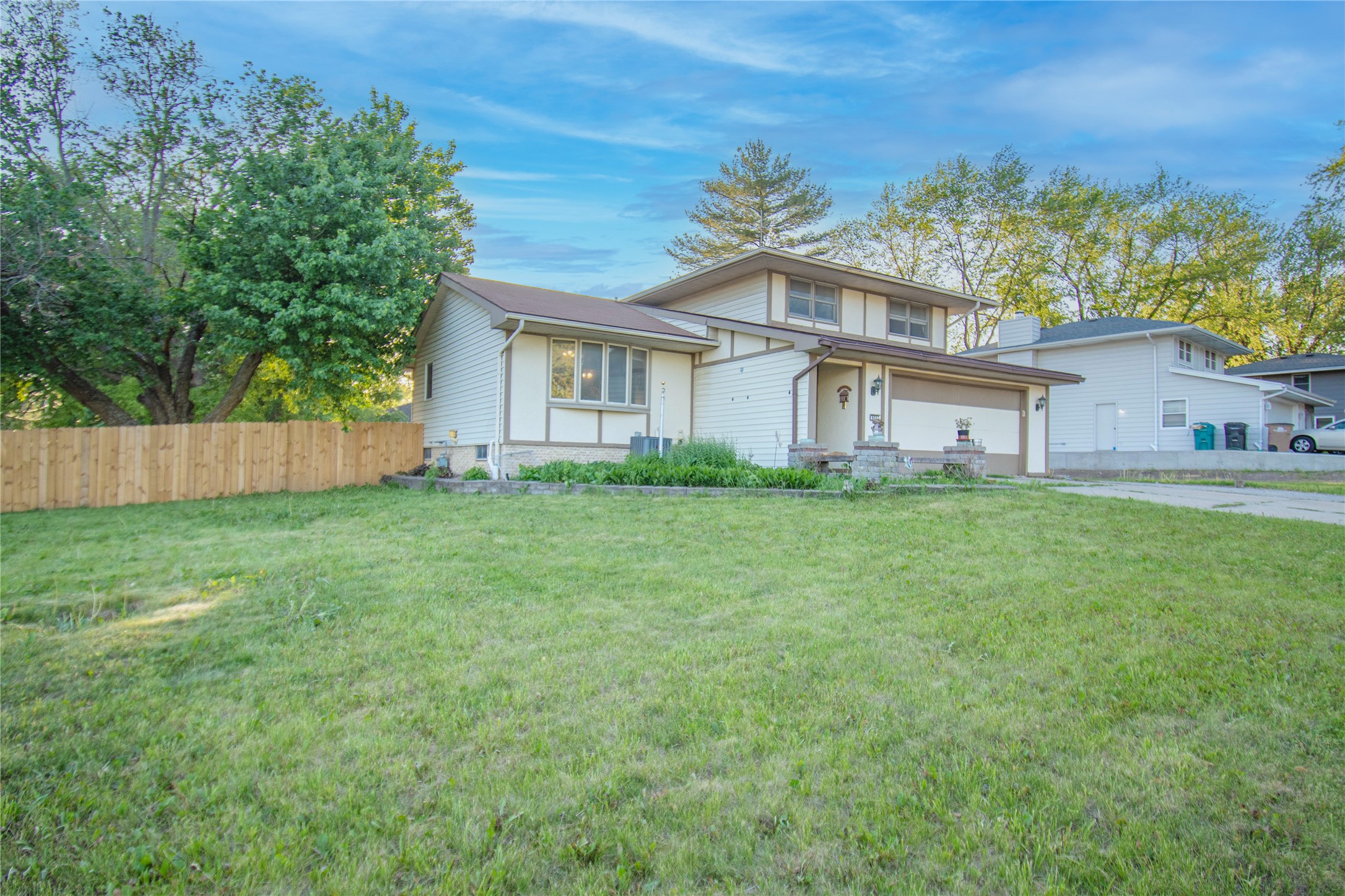 805 Linden Drive, Norwalk, Iowa image 3