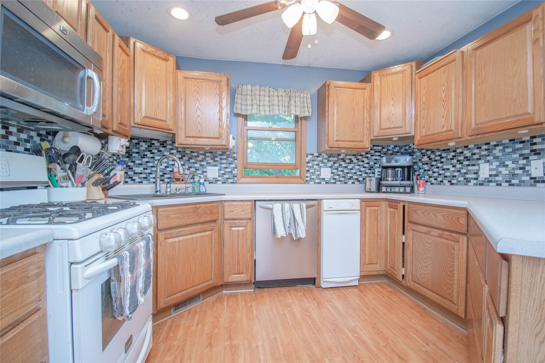 805 Linden Drive, Norwalk, Iowa image 11