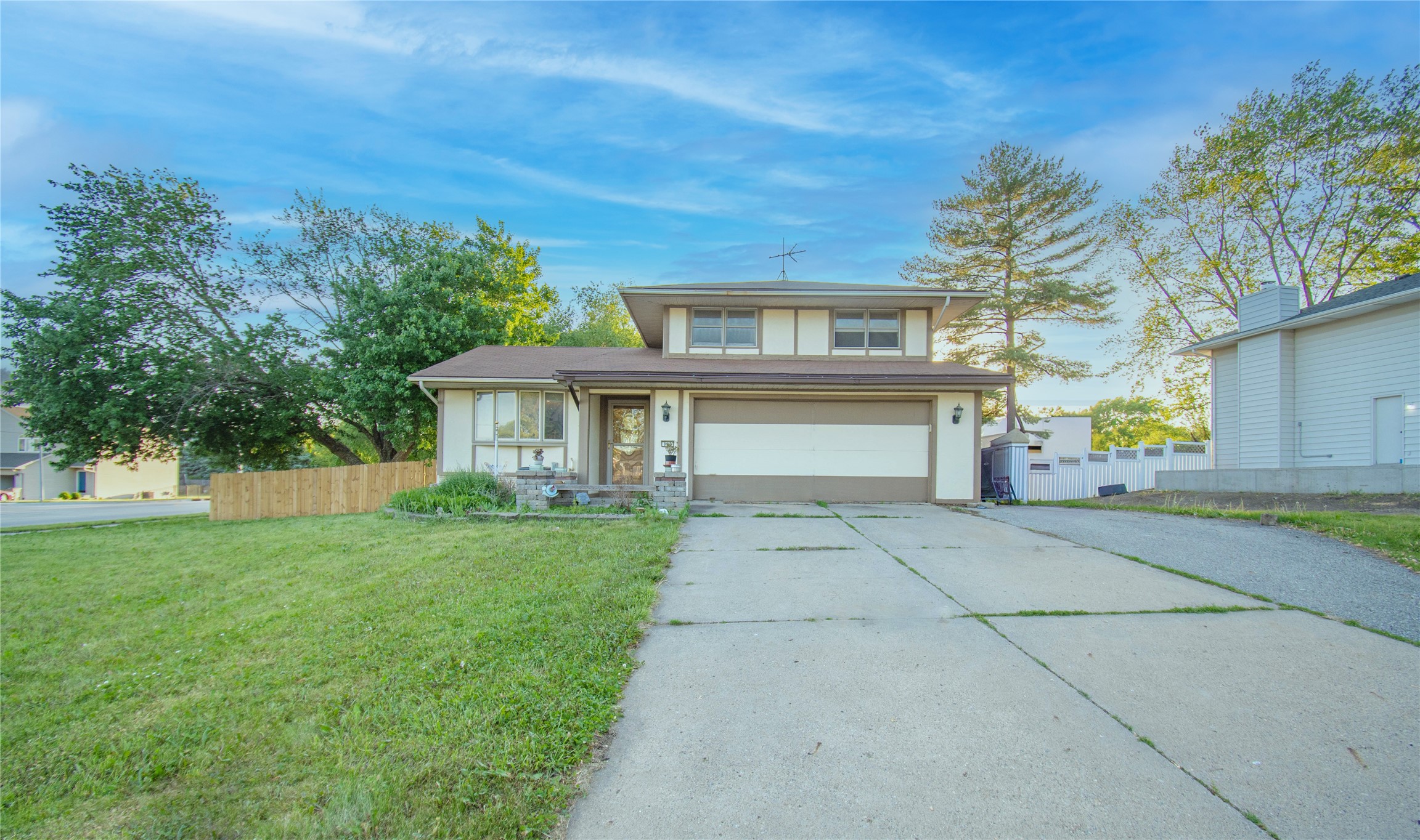 805 Linden Drive, Norwalk, Iowa image 1