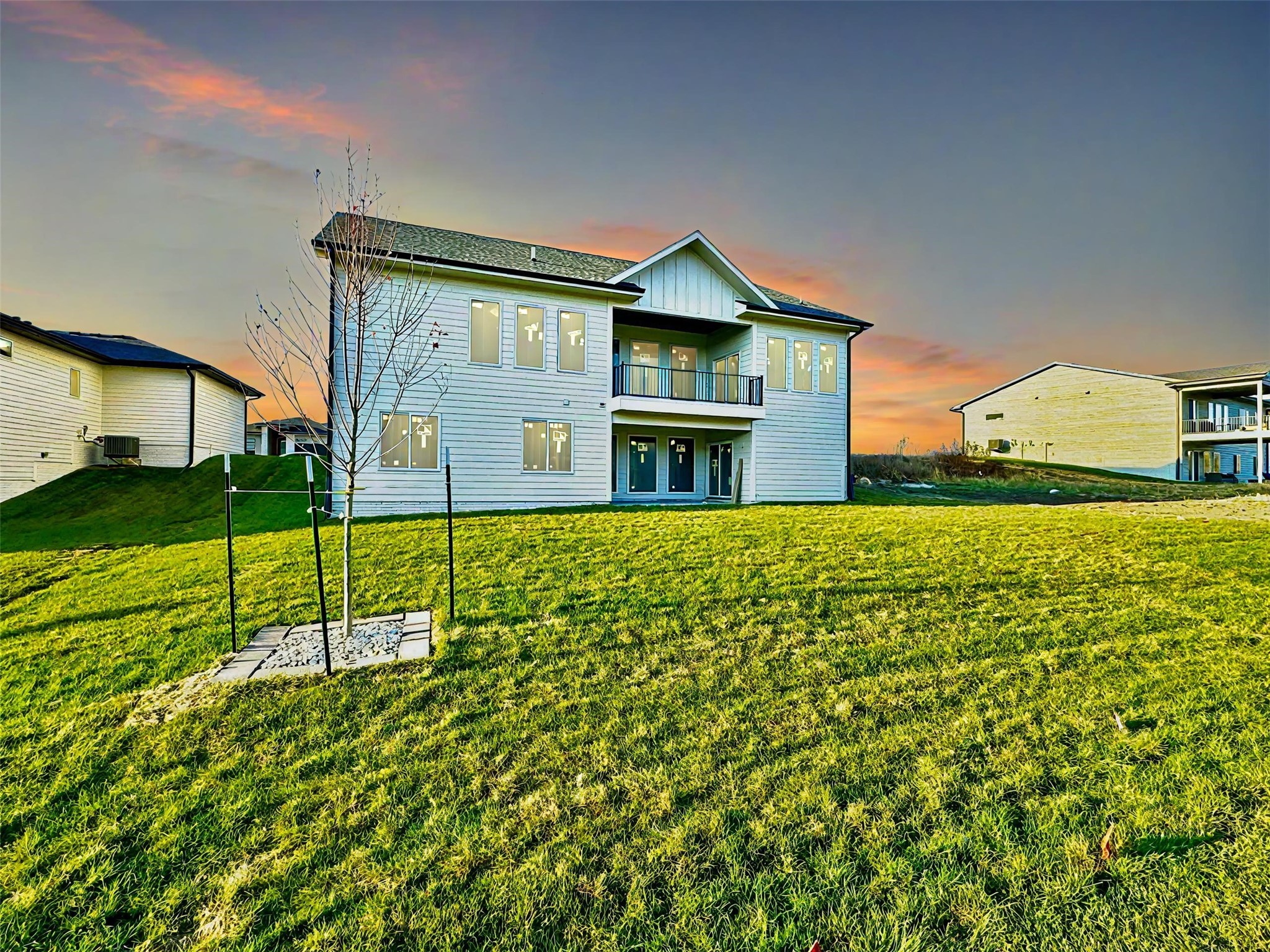 18054 Tanglewood Drive, Clive, Iowa image 3