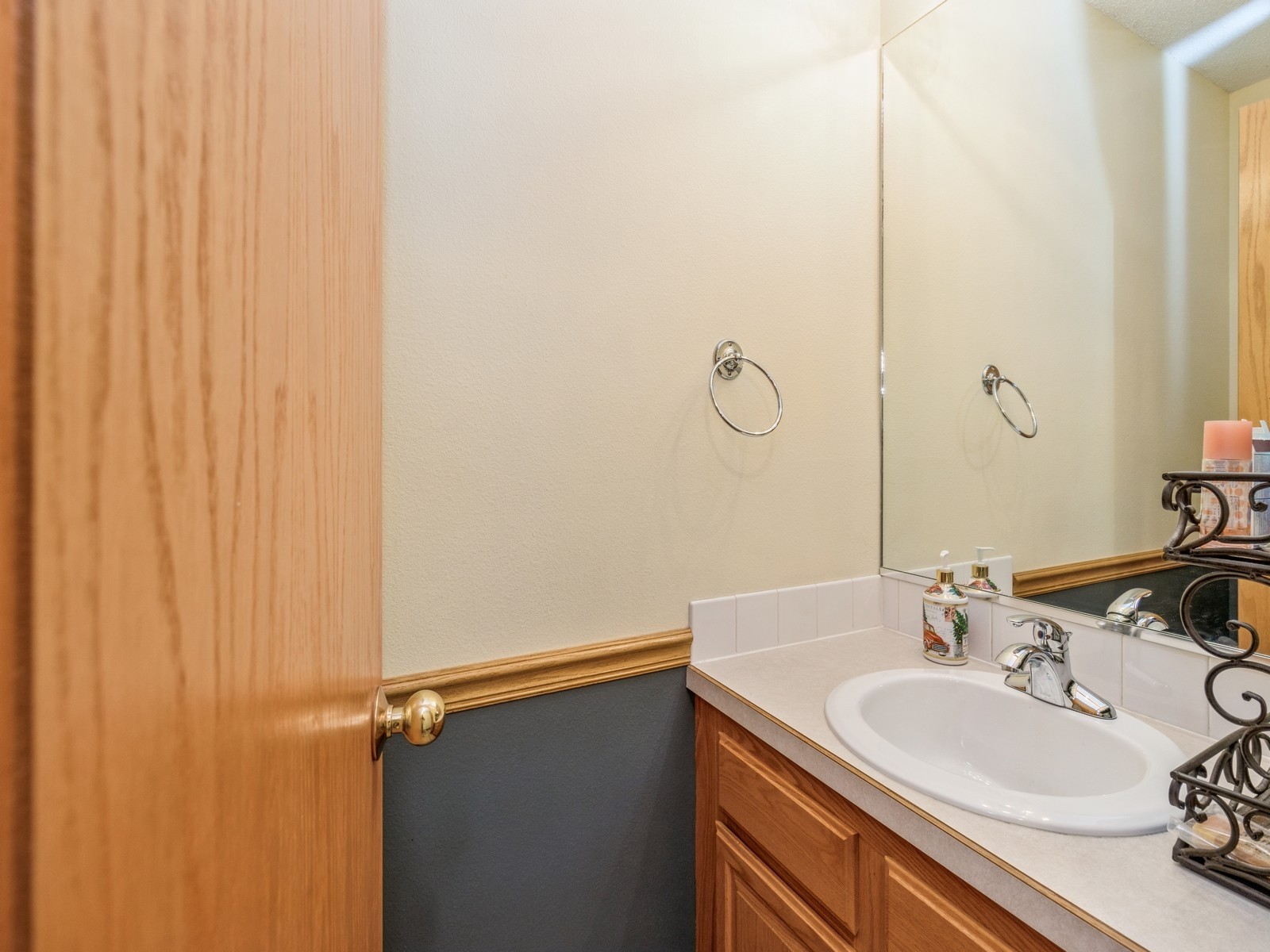 1506 W 17th Street, Newton, Iowa image 9