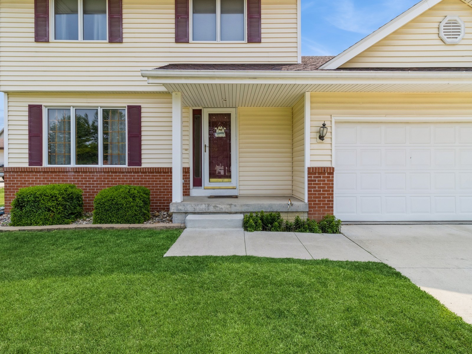 1506 W 17th Street, Newton, Iowa image 4