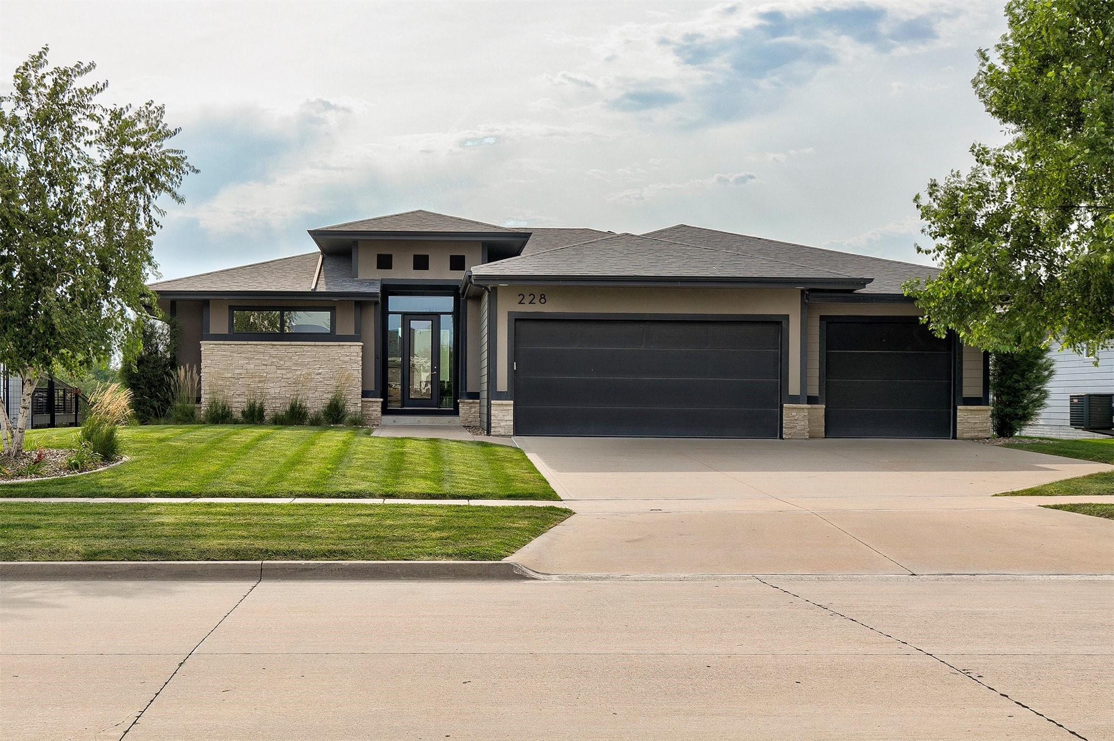 West Des Moines, Iowa, 50266, United States, 6 Bedrooms Bedrooms, ,5 BathroomsBathrooms,Residential,Active,2032456