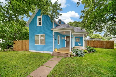 Homes For Sale - 415 N 1st Avenue<br/> Winterset, IA 50273