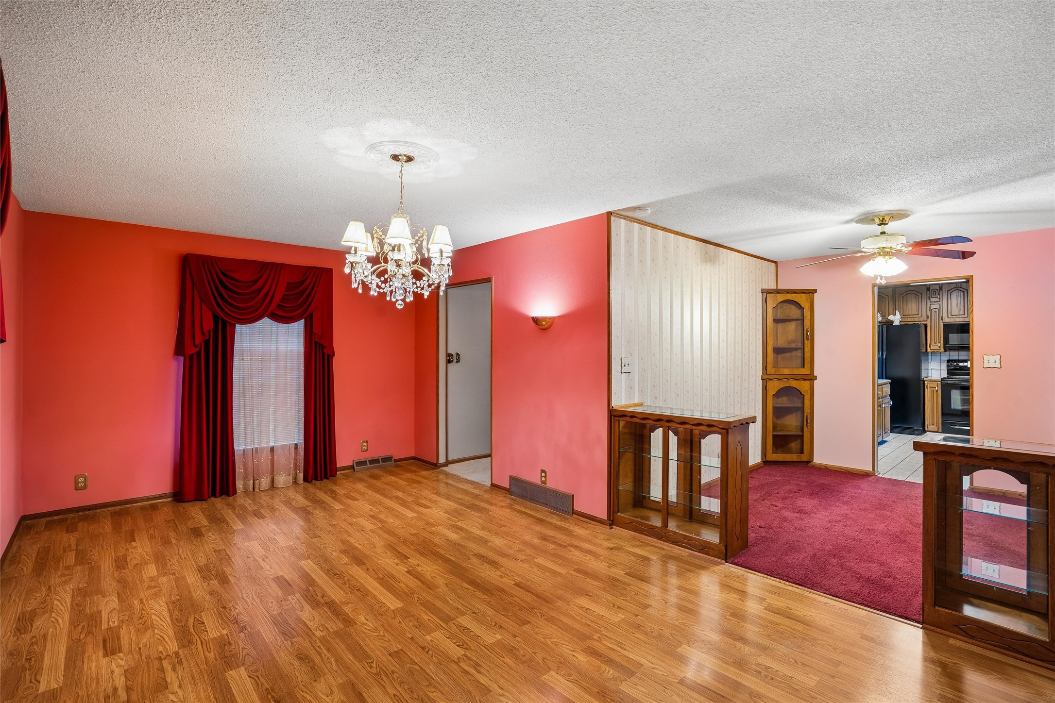 1608 E Lacona Avenue