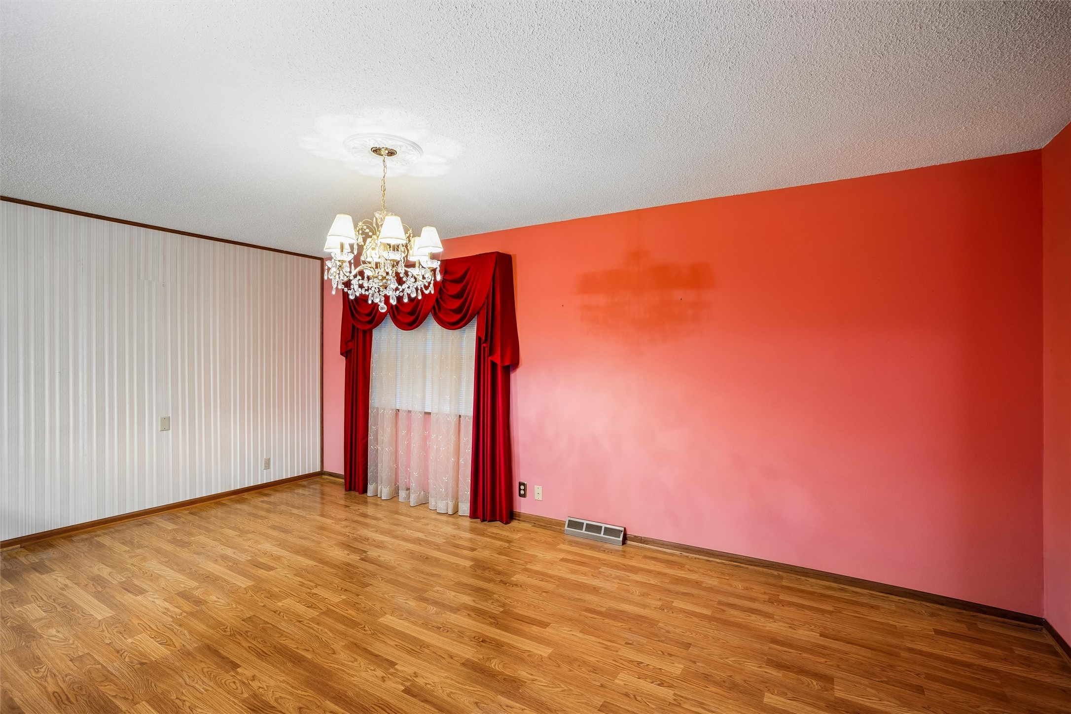 1608 E Lacona Avenue