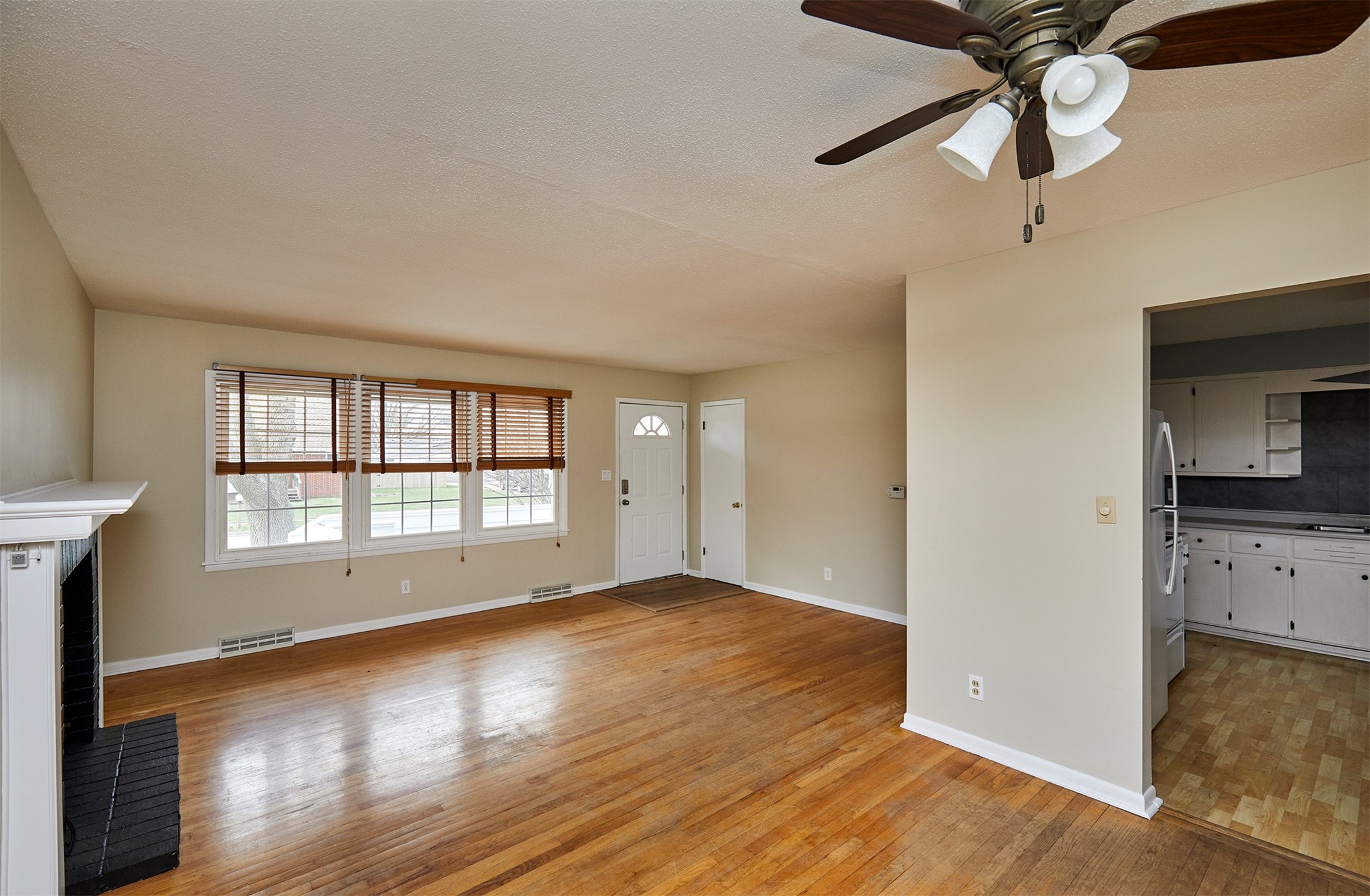 215 Waukee Avenue, Waukee, Iowa image 6