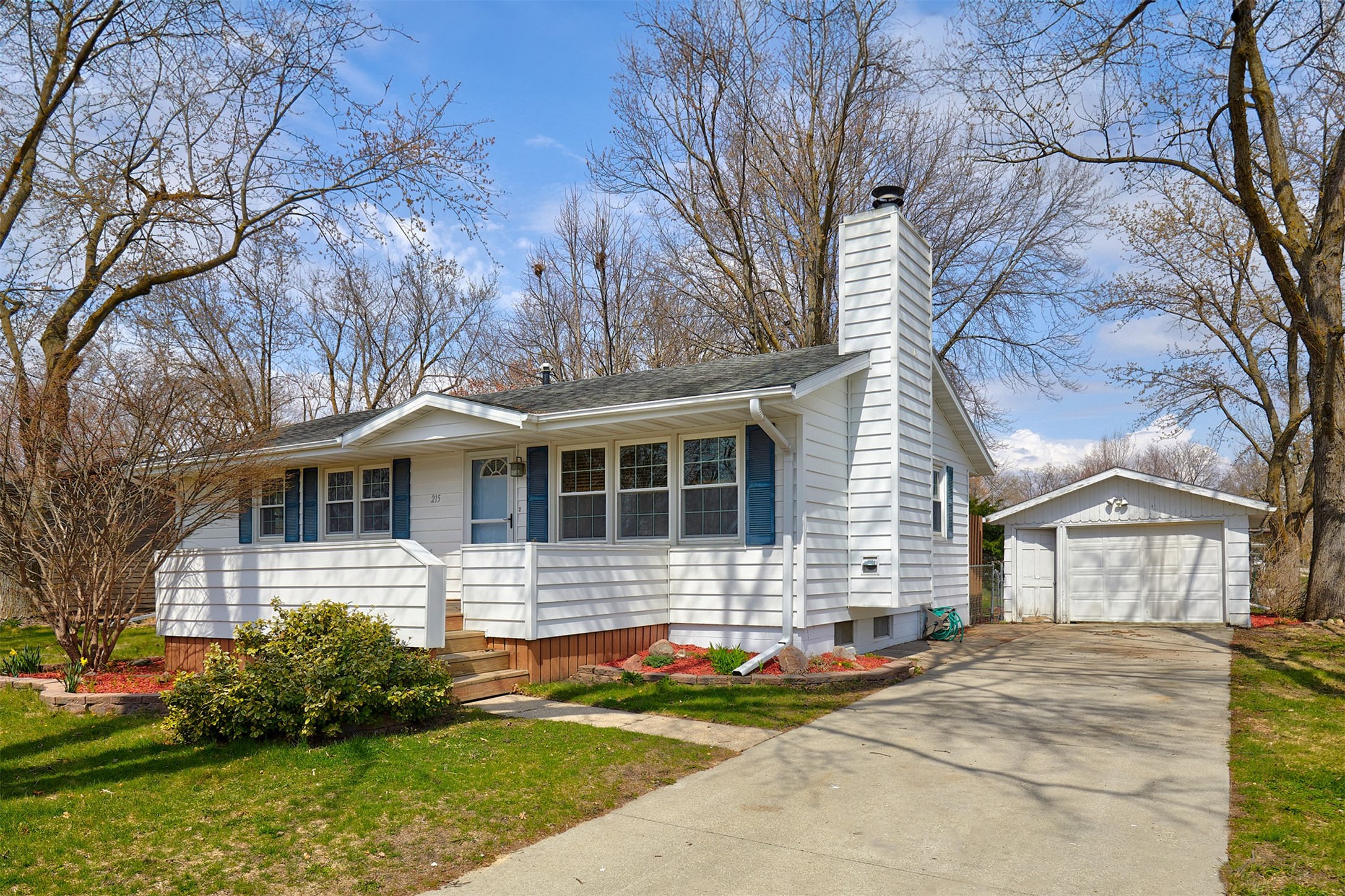 215 Waukee Avenue, Waukee, Iowa image 1