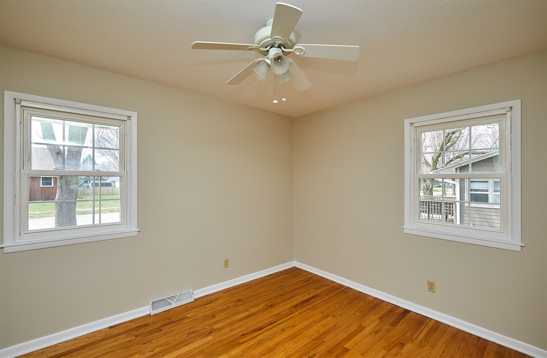 215 Waukee Avenue, Waukee, Iowa image 13
