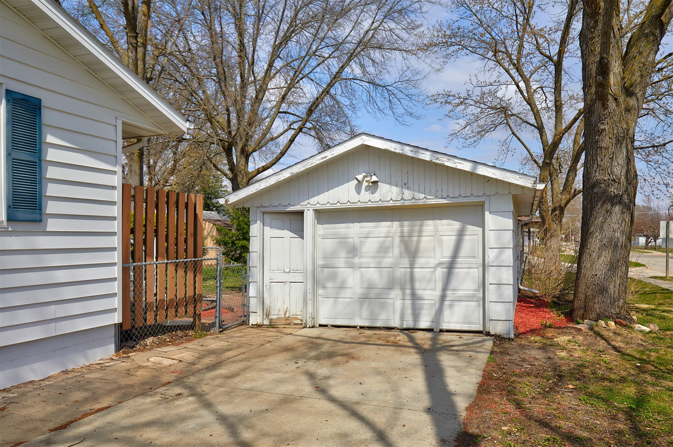 215 Waukee Avenue, Waukee, Iowa image 30