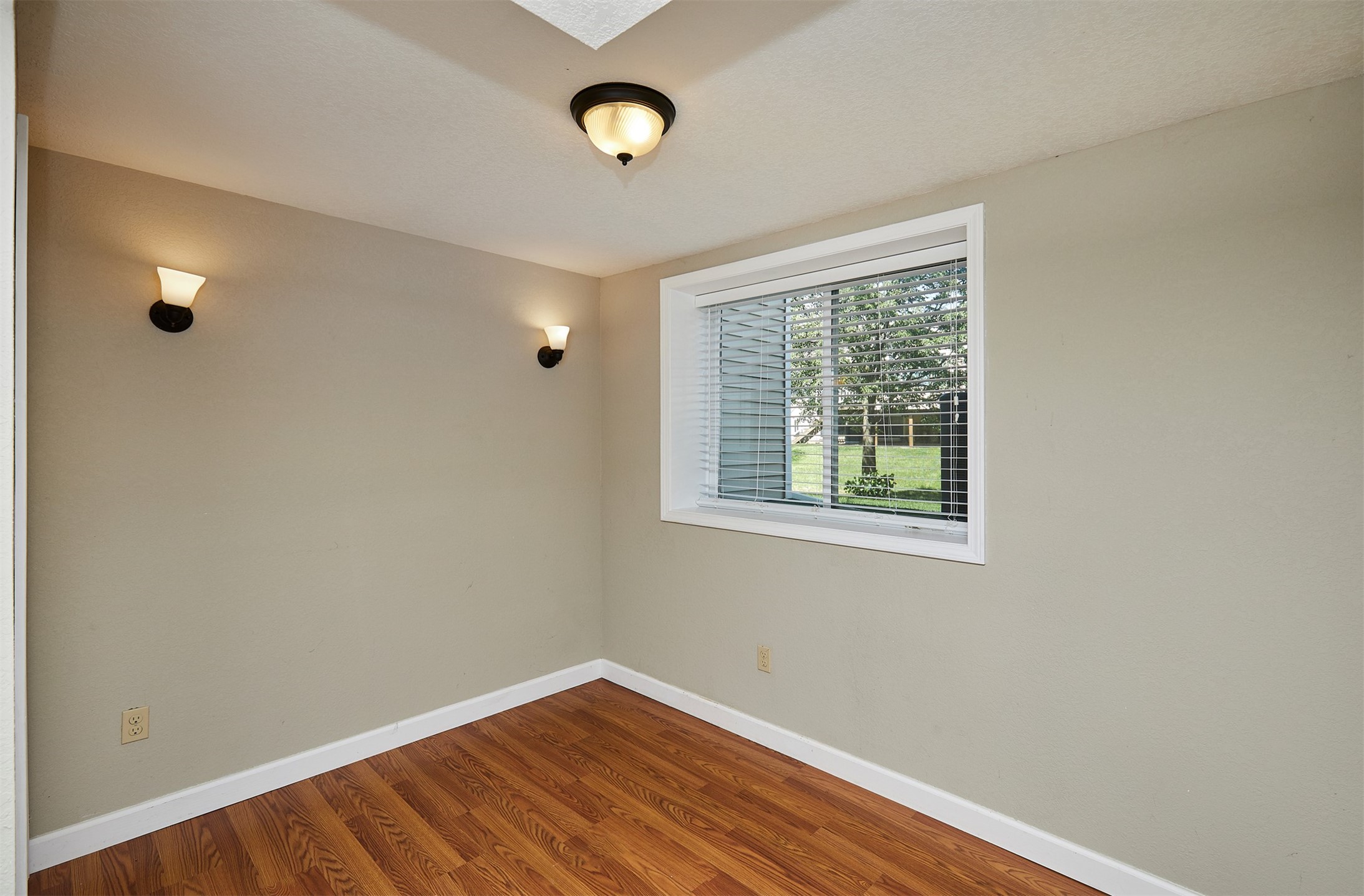 6106 Pinewood Court, Johnston, Iowa image 24