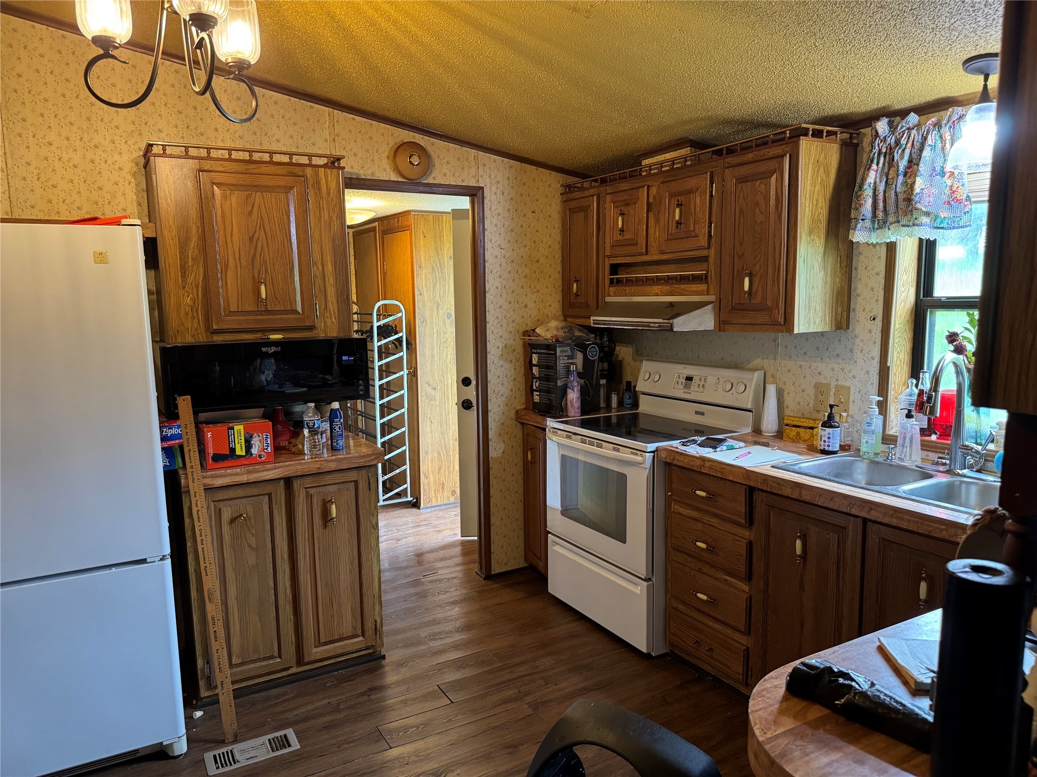 8471 Lakeshore Drive, Dexter, Iowa image 5