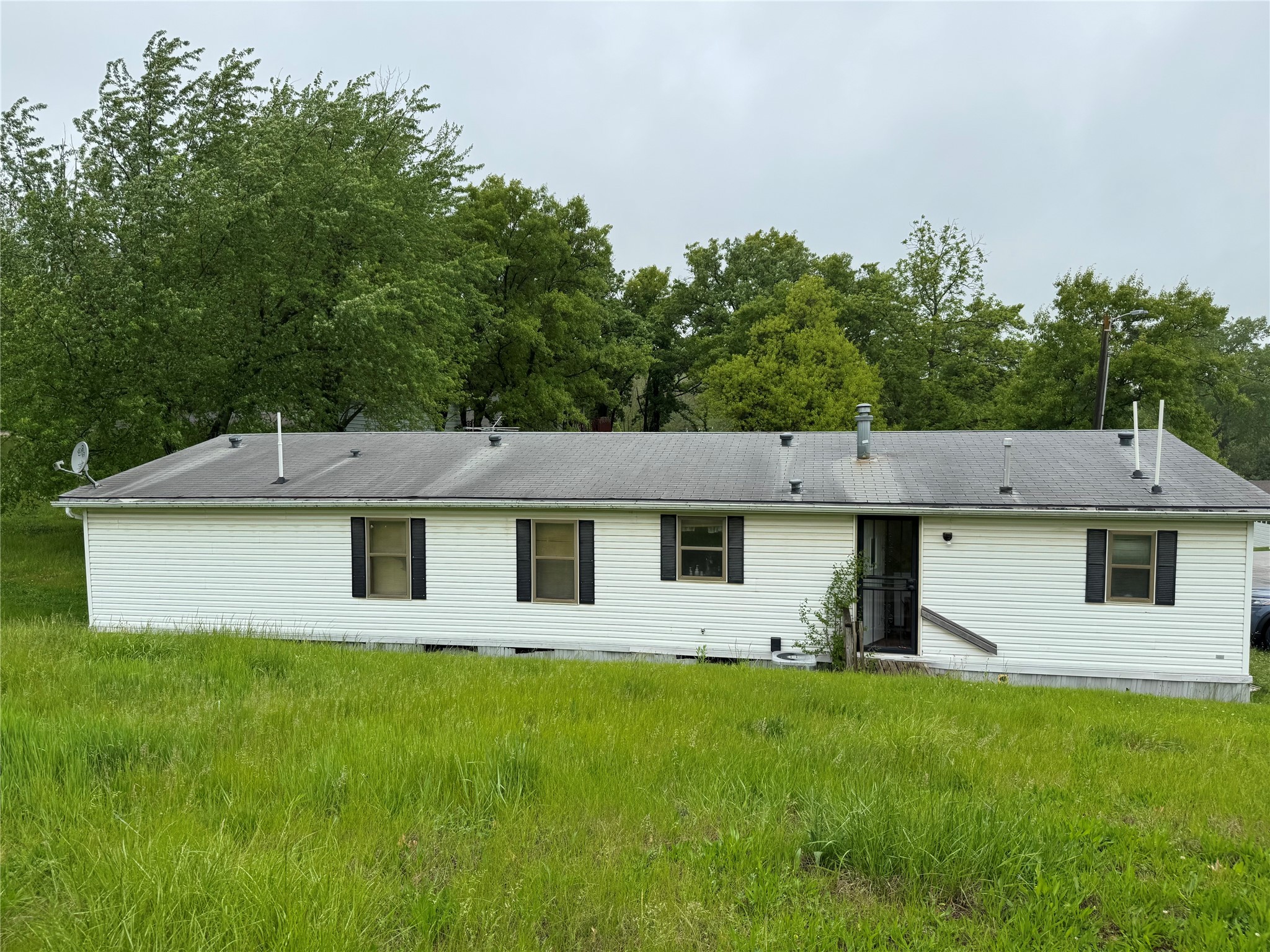 8471 Lakeshore Drive, Dexter, Iowa image 2