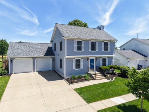 Homes For Sale - 2722 Somerset Drive<br/> Ames, IA 50010