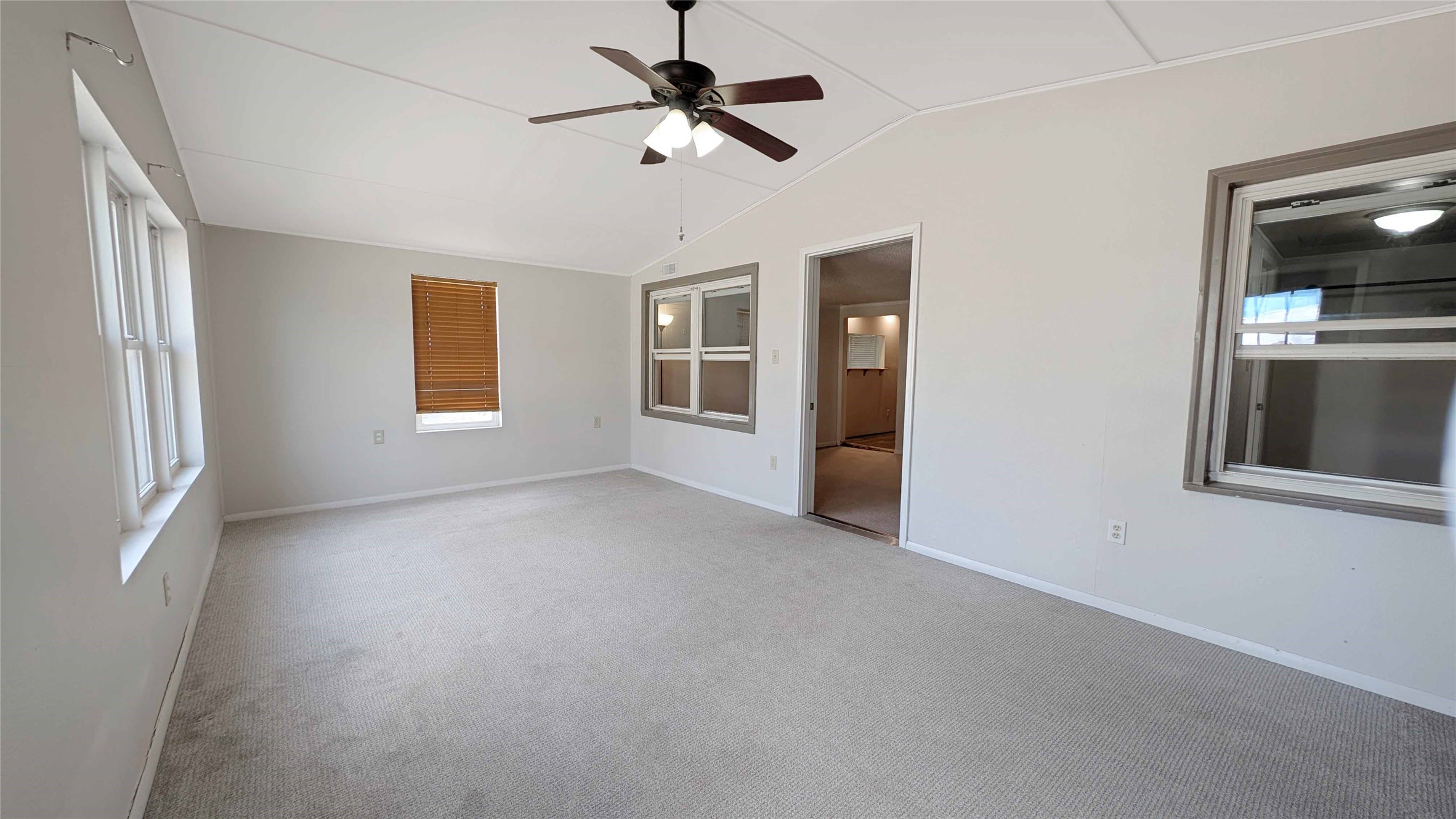 1219 E Emma Avenue, Des Moines, Iowa image 2