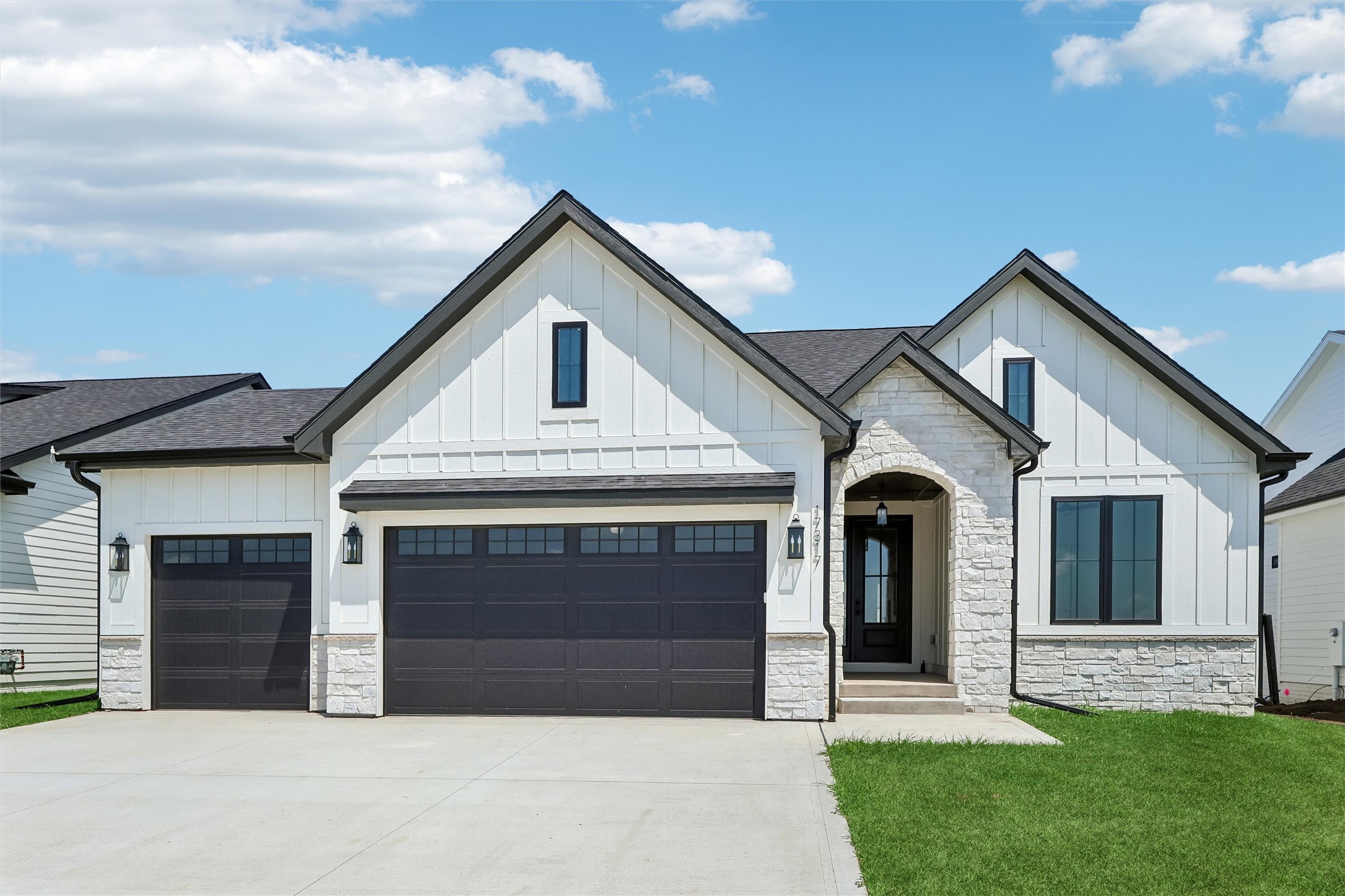 Photo 1 of 35 — 17317 Brookview Drive, Urbandale, IA 50263