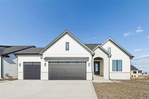 17317 Brookview Drive Urbandale IA 50263